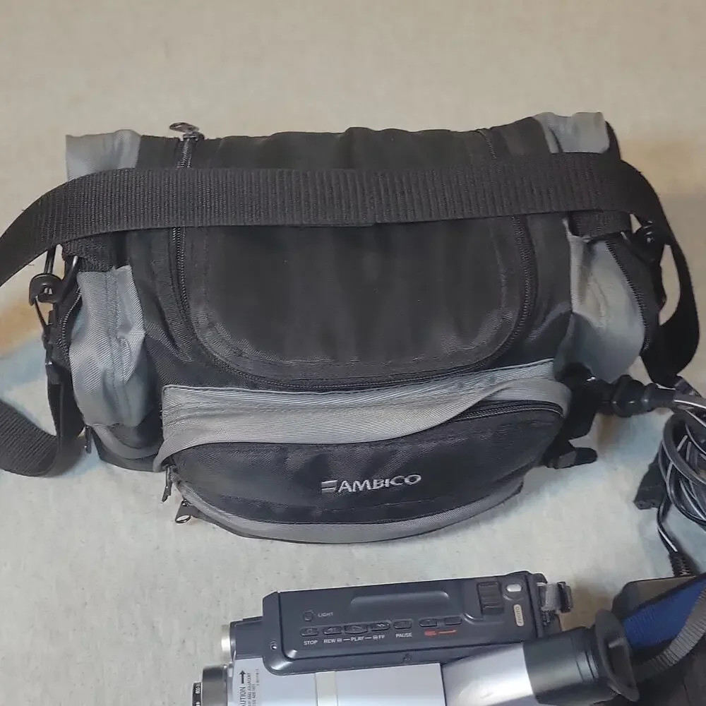Sony DCR-TRV140 Handycam Digital8/Hi8 60x NightShot w/ Bag Remote Tapes